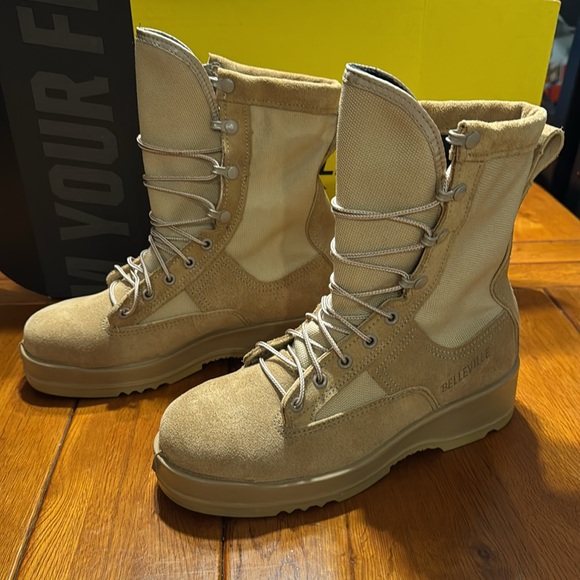 Belleville 330 DES ST Men’s 8” Desert Tan Hot Weather Steel Toe Flight Boot. - Picture 4 of 10